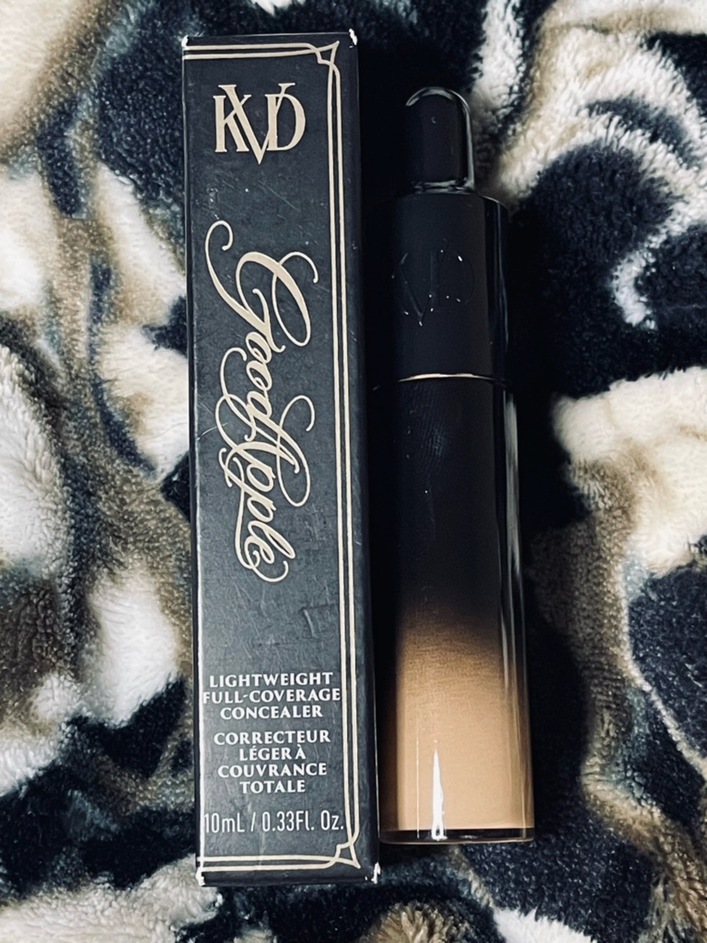 KVD Medium 131 Good Apple Lightweight Full-Coverage Concealer - Picture 5 of 5